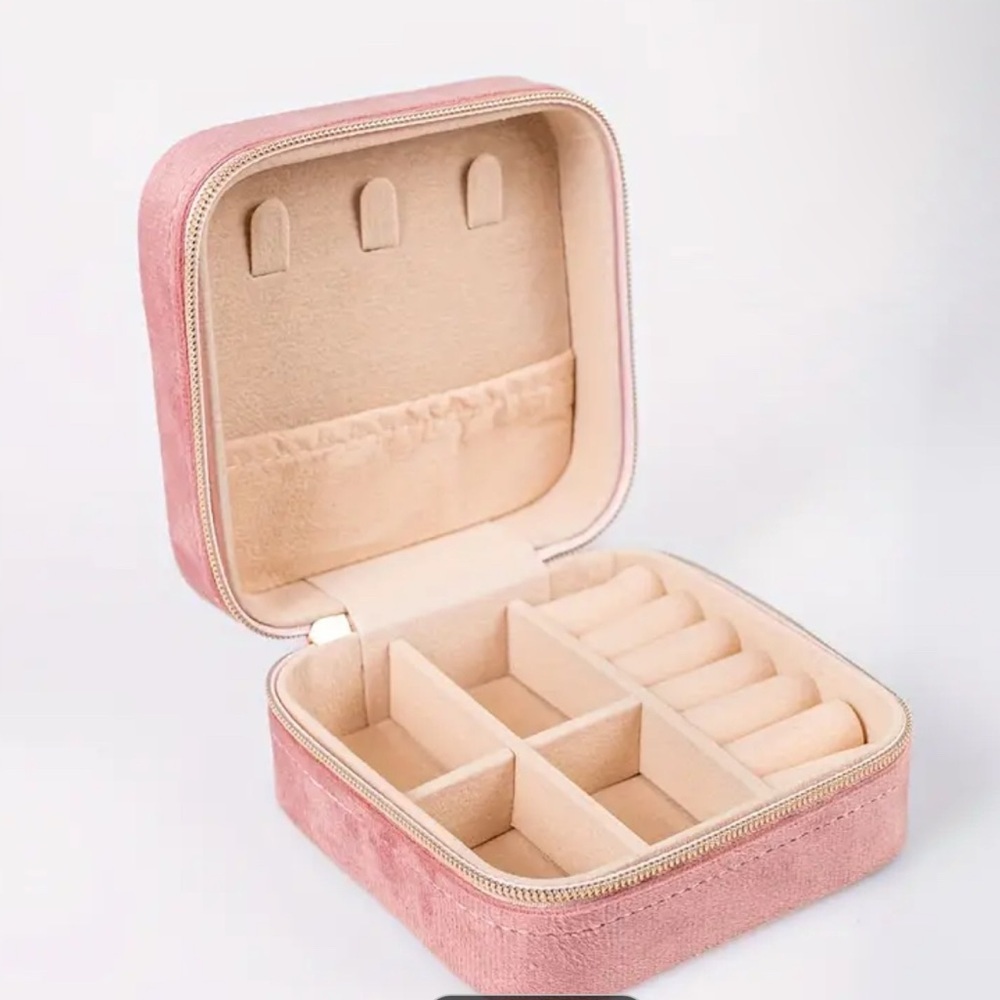 Velvet Jewelry Travel Case in Dusty Rose NIP